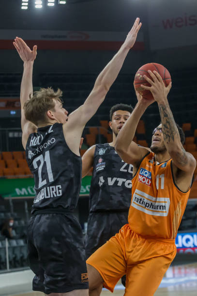 在狼队主场 在狼队主场